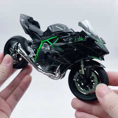 โมเดล Kawasaki Ninja H2R ขนาด 1:6 – สตาร์ทเครื่องยนต์, ปล่อยควัน, ไฟ LED