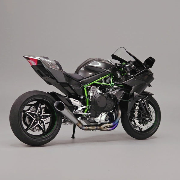 โมเดล Kawasaki Ninja H2R ขนาด 1:6 – สตาร์ทเครื่องยนต์, ปล่อยควัน, ไฟ LED