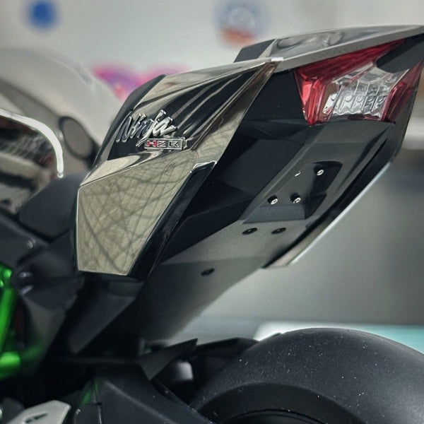 โมเดล Kawasaki Ninja H2R ขนาด 1:6 – สตาร์ทเครื่องยนต์, ปล่อยควัน, ไฟ LED