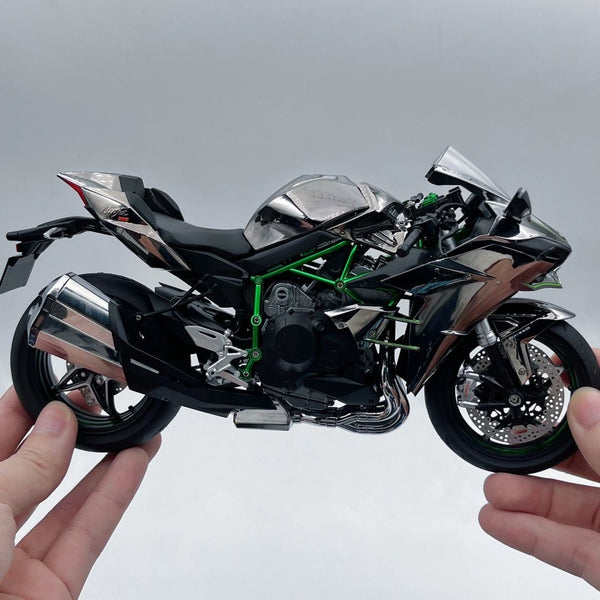 โมเดล Kawasaki Ninja H2R ขนาด 1:6 – สตาร์ทเครื่องยนต์, ปล่อยควัน, ไฟ LED