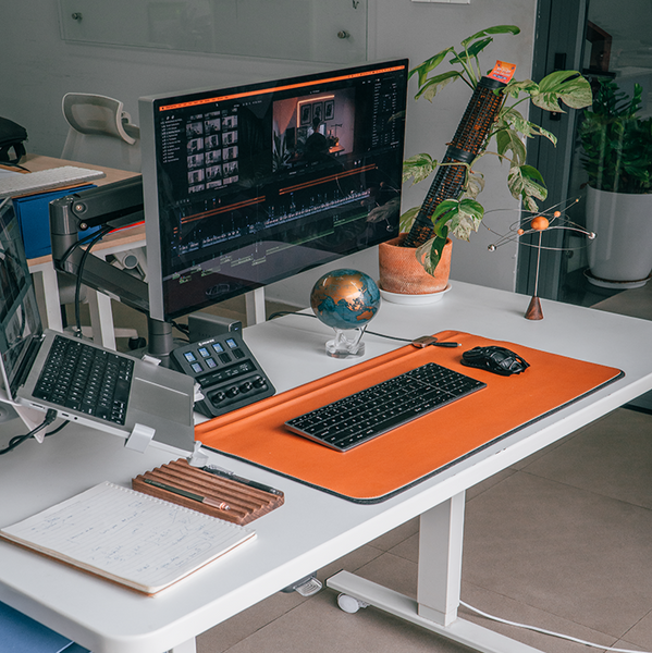 Premium Kuycon P40K 5K 40-Inch Monitor | 120Hz | VESA Mount